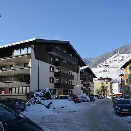 Low Budget Studio Leif By Ged Zell am See