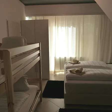 Low Budget Studio Leif By Ged * Zell am See