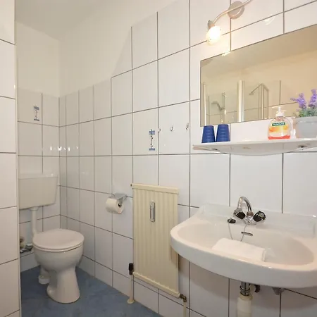 Apartment Low Budget Studio Leif By Ged